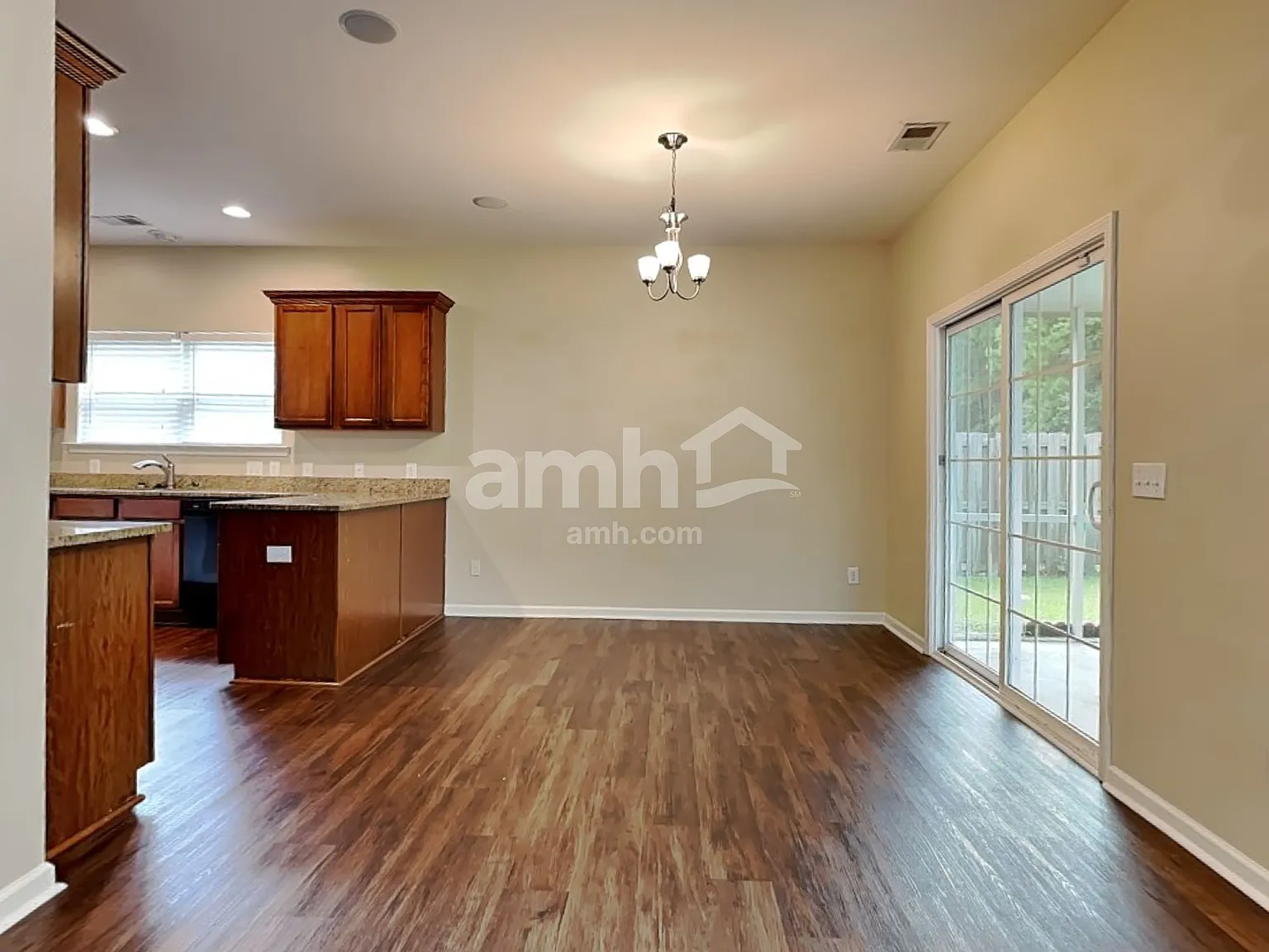 5 bed, 3.5 bath, 3265 sqft, $3,000 — Photo 4