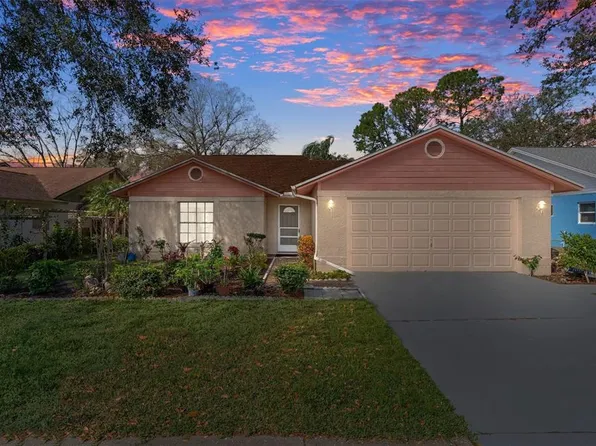 1641 Gardner Dr, Lutz, FL 33559