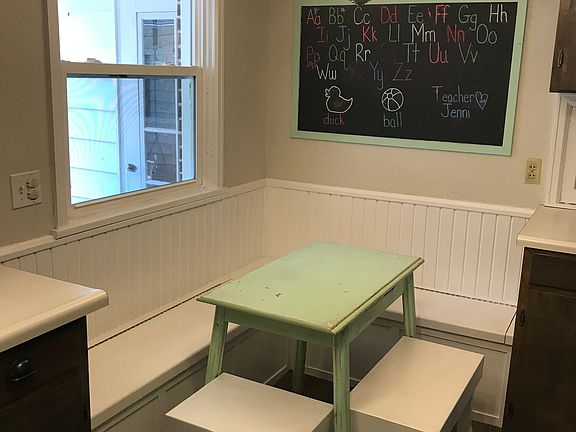 Breakfast nook