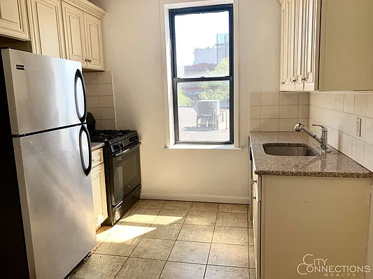 Rented by City Connections Realty | media 7