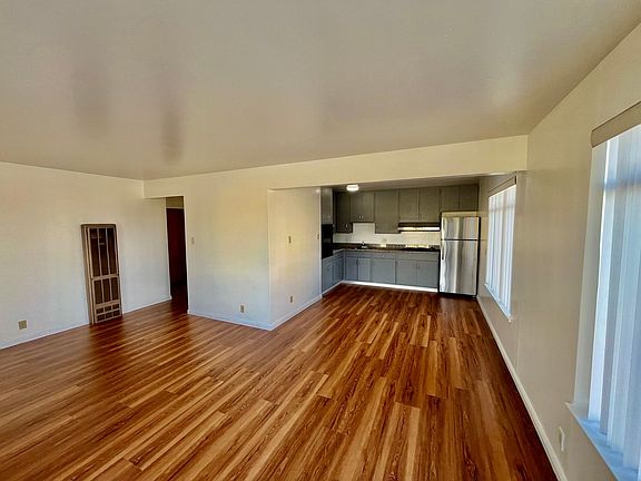 3rd image of 1300 31st Ave APT 1