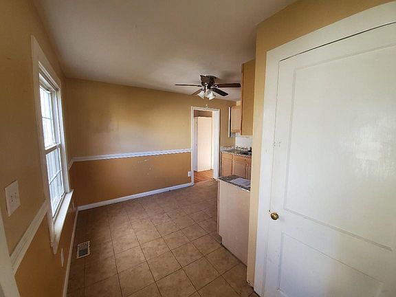 4th image of 1211 Carolina Ave