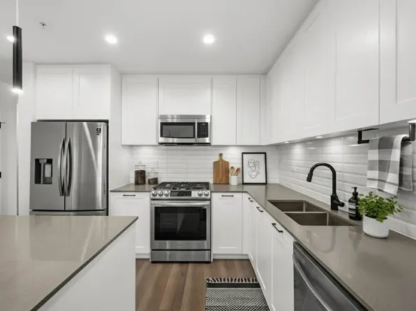 20052 83a Ave #403, Langley, BC V2Y 3P4