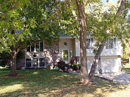 2nd image of 1405 Meadow Ln
