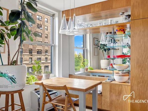 310 West 72nd Street image 3 of 11