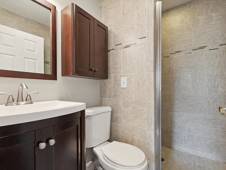 15 Peck Pl #1A — Photo 8