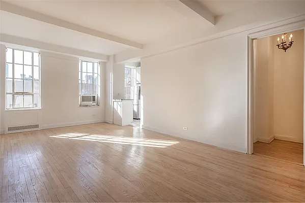 Rented by R New York | media 23