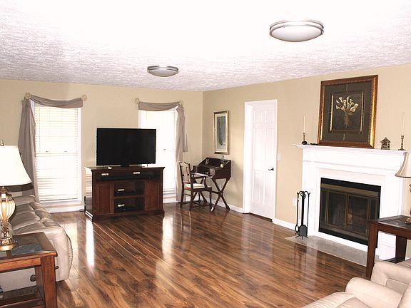 2nd image of 57 Bernice Ln