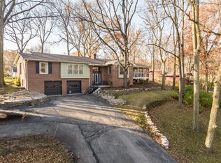 45 Spring Valley Dr, Anderson, IN 46011