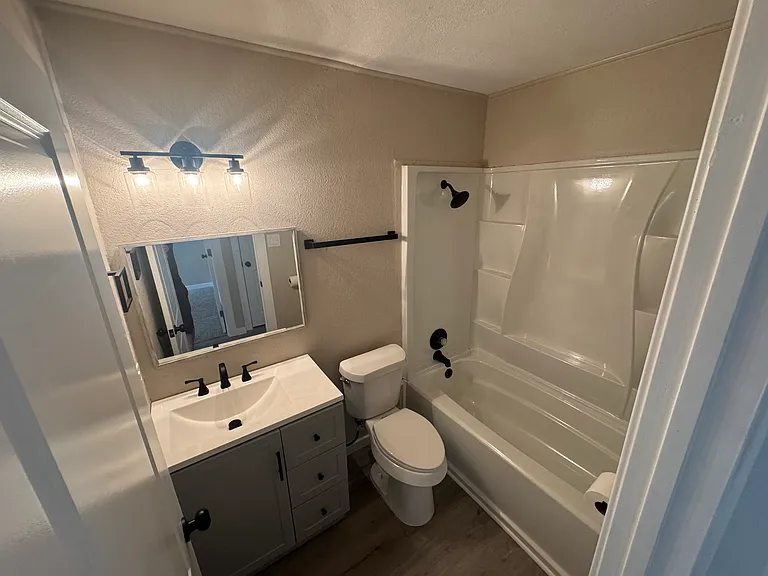 101 Avenue G #A — Photo 8
