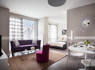 450 W 42nd St APT 32R, New York, NY 10036