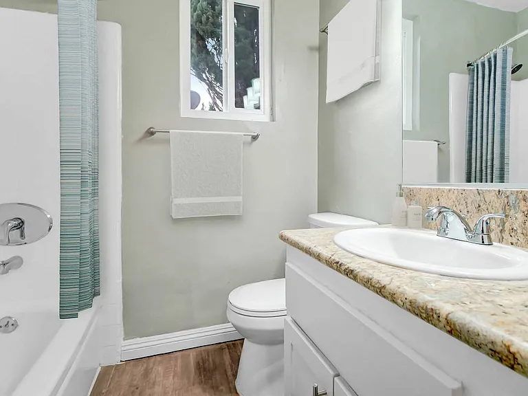 5112 Laurel Cyn Apartments — Photo 7