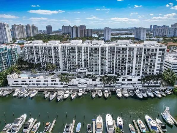 3029 NE 188th St APT 319, Miami, FL 33180