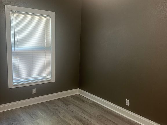 3rd image of 225 N Carys Ln