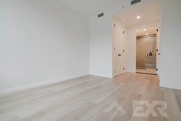 Rented by EXR | media 7