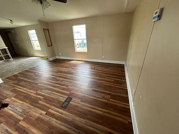 2nd image of 304 Reid Ct