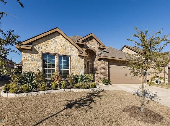 2nd image of 121 Cross Creek Way
