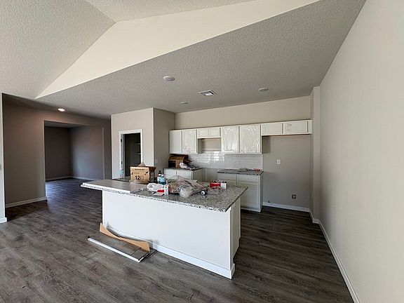 5th image of 5705 Plumthicket St