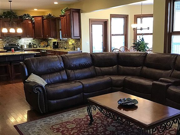4th image of 28211 Blackberry Ln