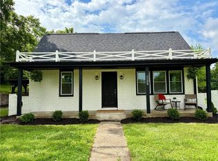 1106 College Hill St, Pleasant Hill, MO 64080