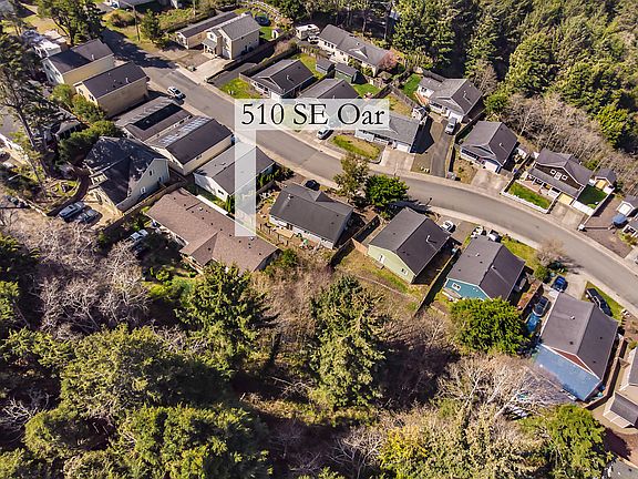 5th image of 521 SE Oar Ave