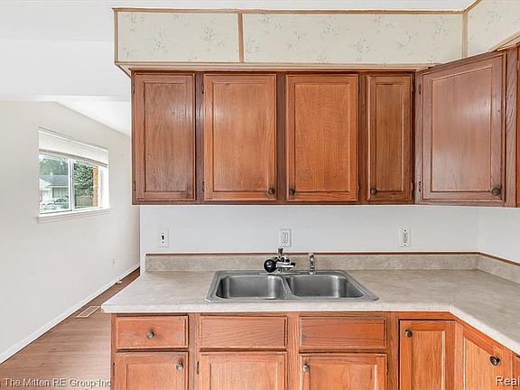 Kitchen Sink and Cabinets