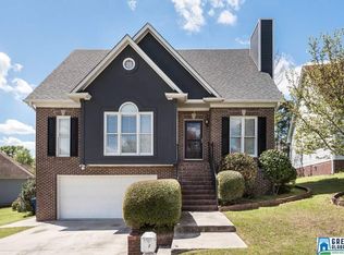 541 Crestway Cir, Hoover, AL 35226