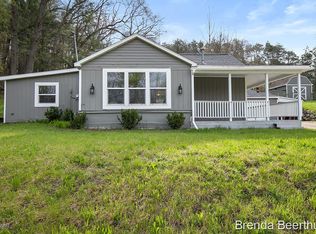 10990 Summit Ave NE, Rockford, MI 49341