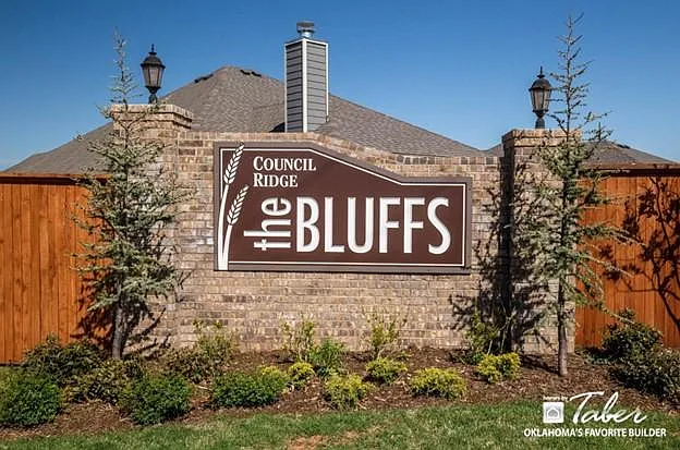 3 bed, 1400 sqft, $1,999 — Photo 1