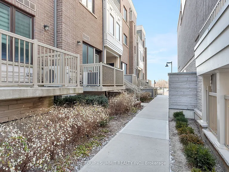 3580 Lake Shore Blvd W #16 — Photo 3
