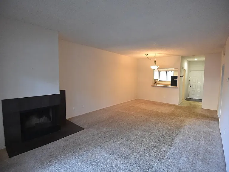 4671 Albany Cir #110 — Photo 19