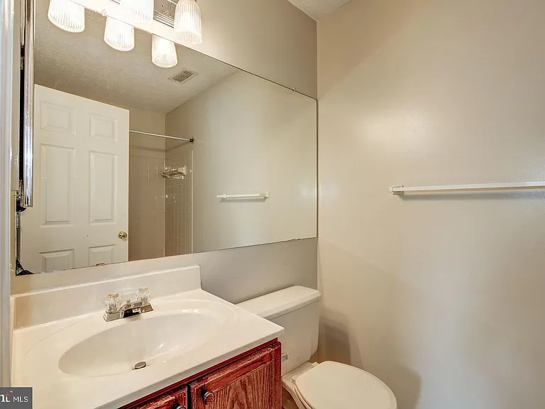 2106 Whitehall Rd #2D — Photo 24