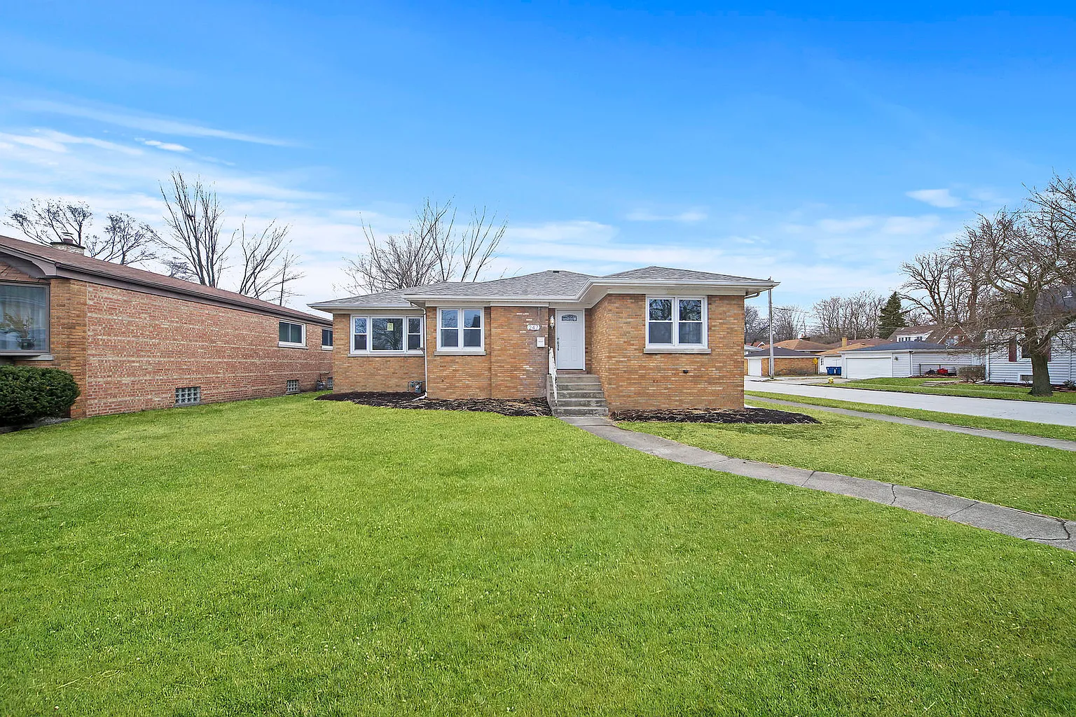 247 Mason St photo 1