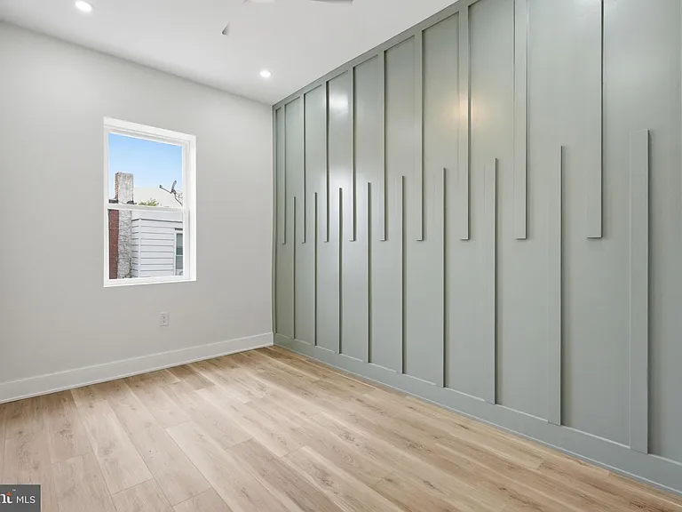 512 S Yewdall St — Photo 19