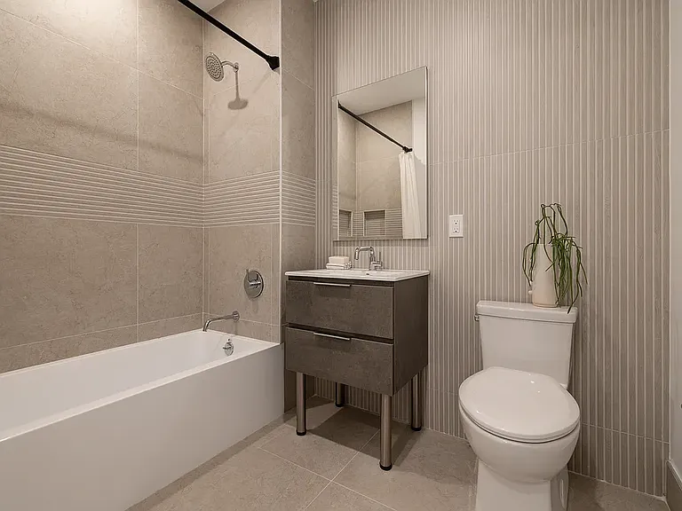 706 E 32nd St #3I — Photo 7