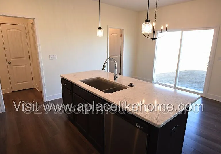 4008 NW 95th Ter — Photo 11