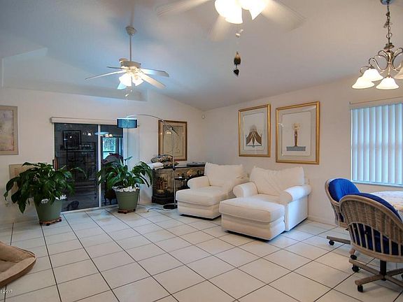 4th image of 220 Pelican Dr