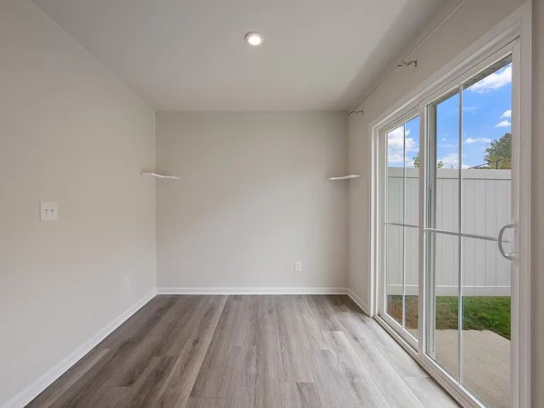 1607 Mountain Ash Ln — Photo 16