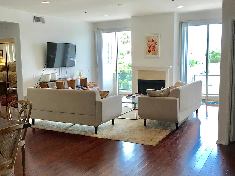 8349 Blackburn Ave #302 — Photo 43