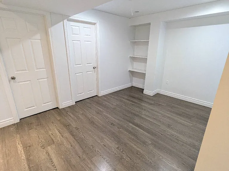 727 Caboto Trl — Photo 3