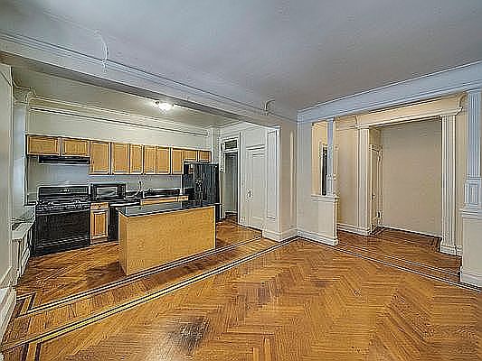 1st image of 145 E 35th St APT 1FW