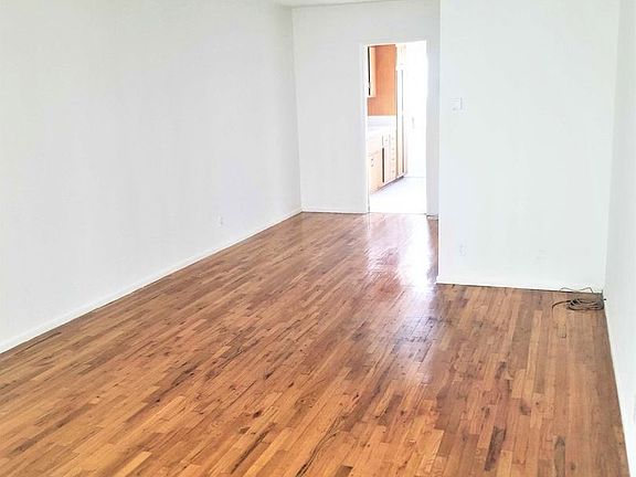 3rd image of 604 N Flores St APT 4