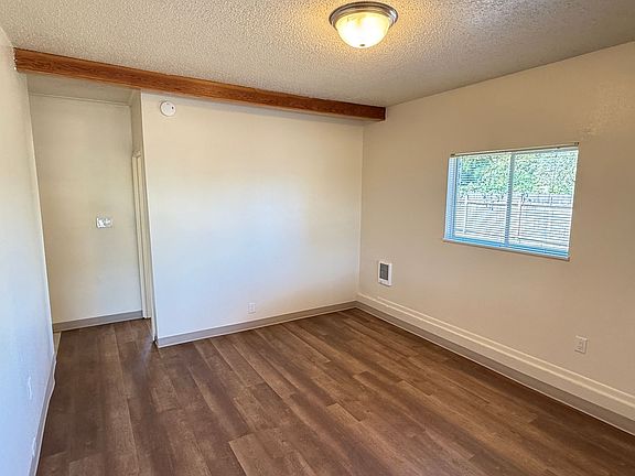 4th image of 2222 5th St