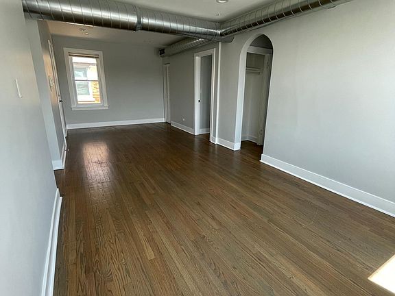 2nd image of 4738 N Lowell Ave #3R