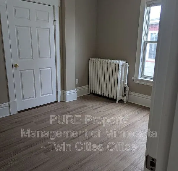 605 Van Buren Ave #1 — Photo 5