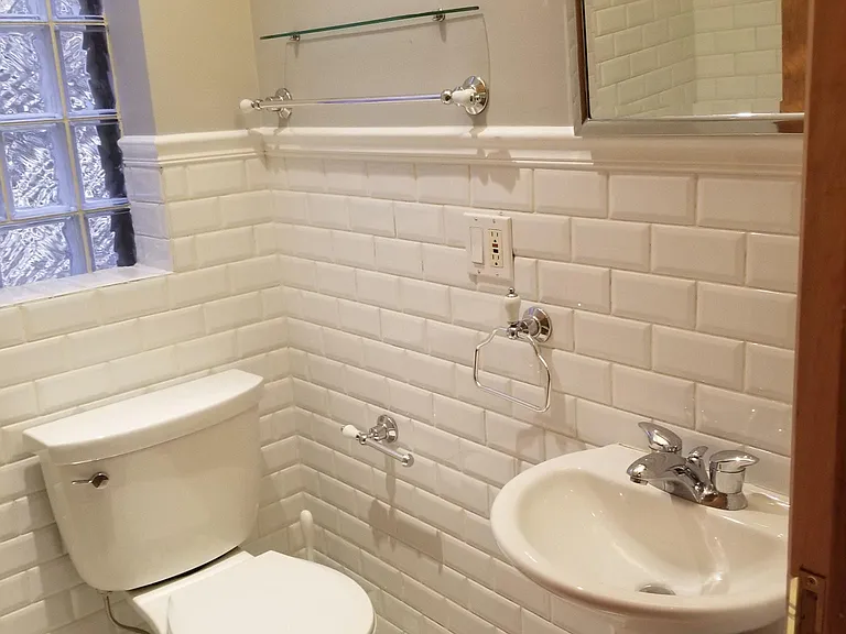 2nd / Guest Bathroom