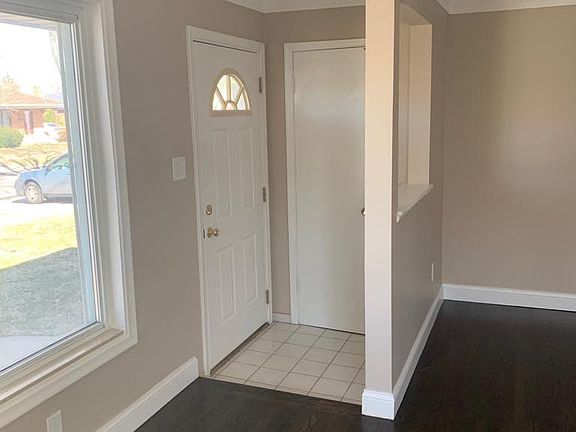 4th image of 6956 N Charlesworth St