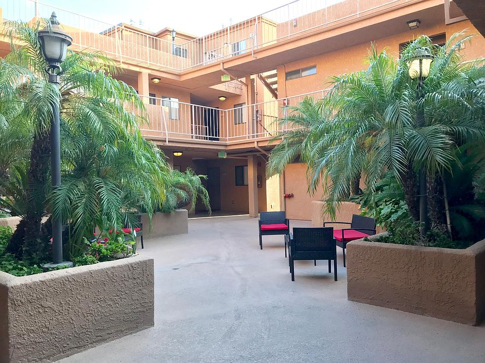 Central courtyard (BBQ grill available for use at the back)