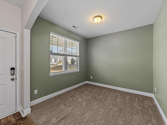 3rd image of 41 Solstice Ln