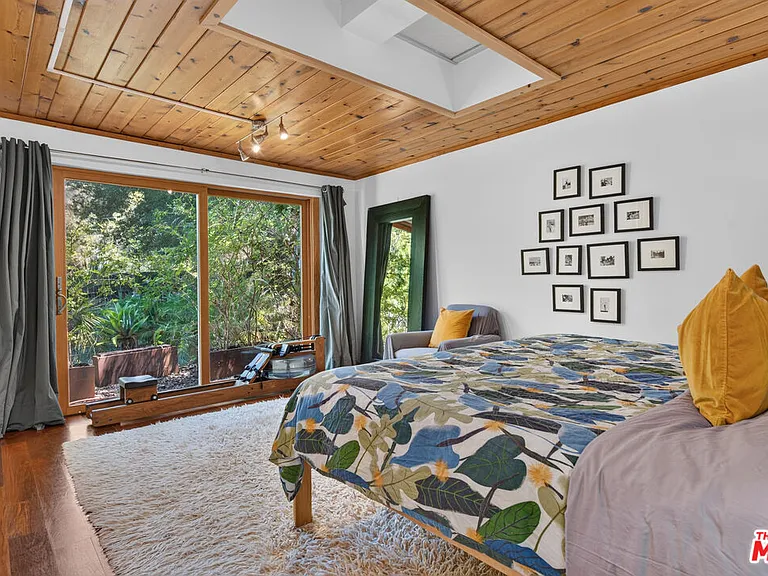1738 Topanga Skyline Dr — Photo 33